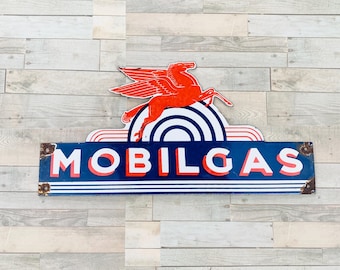 Porcelanowy szyld w stylu vintage Mobilgas • Metalowy szyld na stacji benzynowej Pegasus • Sztuka ścienna Petroliana 12x6 • Reklama retro branży naftowej i gazowej