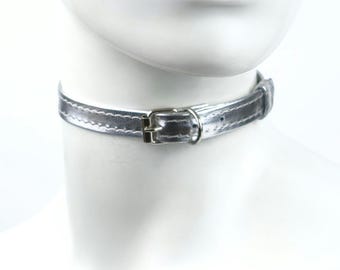 Silverfärgad läderchoker – Tunt metalliskt halsband, handgjort modeaccessoar