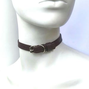 Gargantilla de cuero marrón • Collar minimalista ajustable • Collar de cuero genuino hecho a mano • Regalo unisex