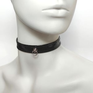 Rock the Night with a Black Leather Choker featuring a Stylish D-Ring