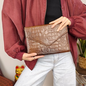 Vintage clutch hand bag small brown crocodile pattern
