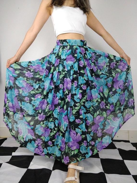 Flower patterned skirt 2025