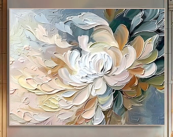 以下が含まれることがあります： ベージュ、ブラウン、グリーンの柔らかく落ち着いた色合いで描かれた、大きな抽象的な花の絵画。花はテクスチャのあるスタイルで描かれており、立体的な外観を与えています。