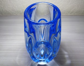 Jarrón de vidrio azul de los años 50 de Rudolf Schroter para Rosice