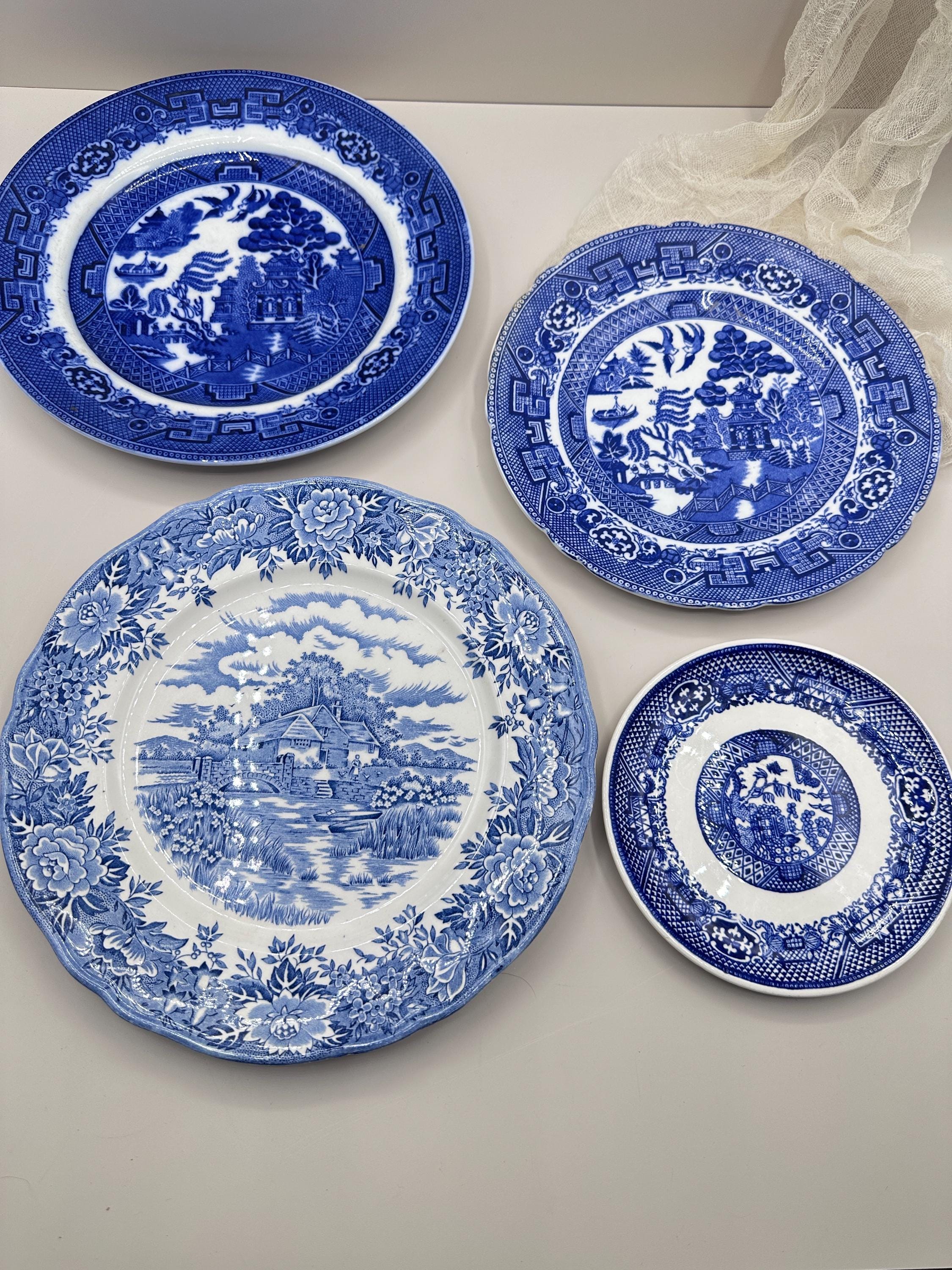 ブルー＆ホワイト 食器セット 皿　プレートenglish village Vintage Blue White Transferware Plates Set: Willow, English