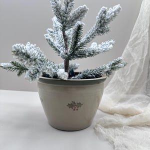 Vintage Beaumont Brothers Salt Glaze Pottery Planter | Holly Christmas Design