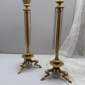 Antike französische Kerzenleuchter aus vergoldeter Bronze – 19.Jh. - neoklassischer Stil-Kerzenhalter – Paar