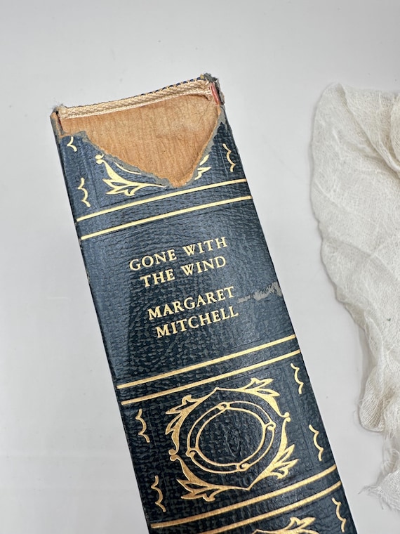 Vintage Gone With the Wind Book – International Collectors Library
