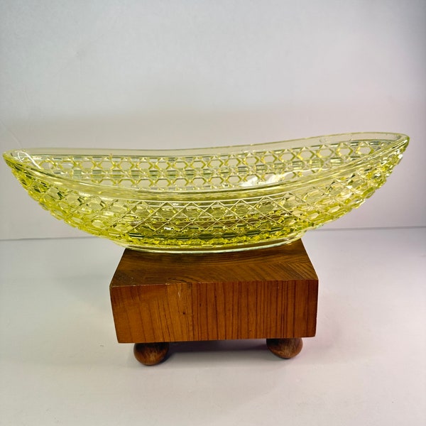 Fenton Uranium Daisy and Button Canoe Boat/canoe boat/vintage Fenton/Fenton canoe/Fenton uranium glass/canoe tray/large canoe