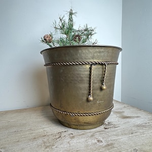 Vintage Brass Planter Made in India | Large Hammered Brass Cachepot Twisted Rope Tassel Planter Traditional Decor
