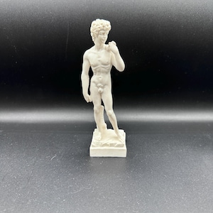Miniature Michelangelo’s David Statue – Vintage White Marble Resin Classical Sculpture – Italian Renaissance Art Figurine