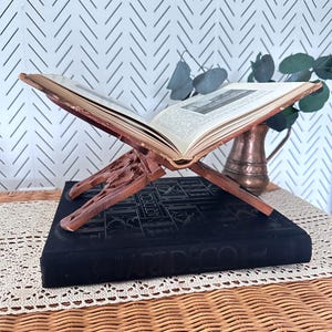 Vintage Hand-Carved Wooden Book Stand – Folding Adjustable Display – Made in India