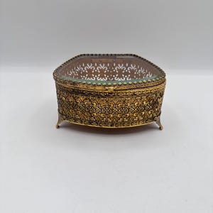 Vintage Beveled Jewelry box with feet | Vintage Ornate Brass Glass Jewelry Casket | Filigree Trinket Box with Beveled Glass Lid | Victorian