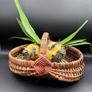 Antique Primitive Buttocks Basket|Vintage Handwoven Basket with Handle – Rustic Wicker Bread Basket, Farmhouse Kitchen Decor, Boho Storage