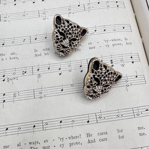 Vintage Leopard Head Rhinestone Earrings: Gold Tone Enamel Animal Jewelry