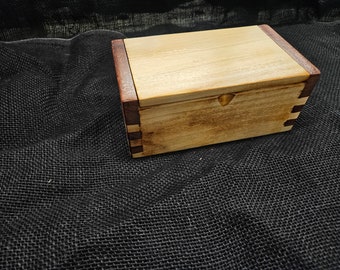 Wooden Hinge Keepsake box
