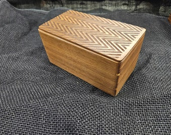 Boîte souvenir en noyer foncé