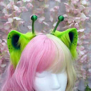 Alien Cat Ears hoofdband Alien Kemonomimi Cat Ears Alien antenne hoofdband Groene en blauwe kattenoor hoofdband Fantasy Cat Ears