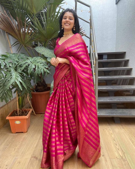 Peach Crepe Embroidered Saree Set Design by Rishi & Vibhuti at Pernia's Pop  Up Shop 2024