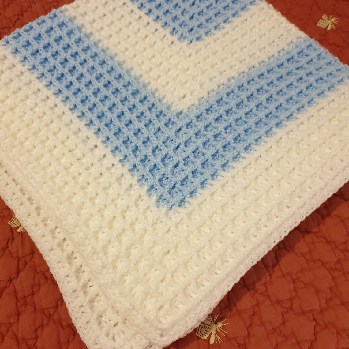 Baby blanket in crochet waffle pattern. Etsy