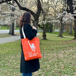 Op maat gemaakte draagtas NYC-marathonponcho | Geüpcycled hardlooptasje