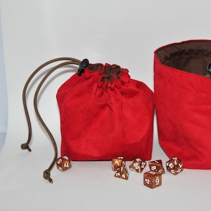 Rote Standbeutel aus Wildleder in Rottönen, zum Würfeln, Karten, Schmuck, Geschenke