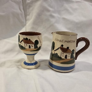 Set vintage Torquay Motto Ware con portauovo e lattiera – Souvenir di Combe Martin Cottage