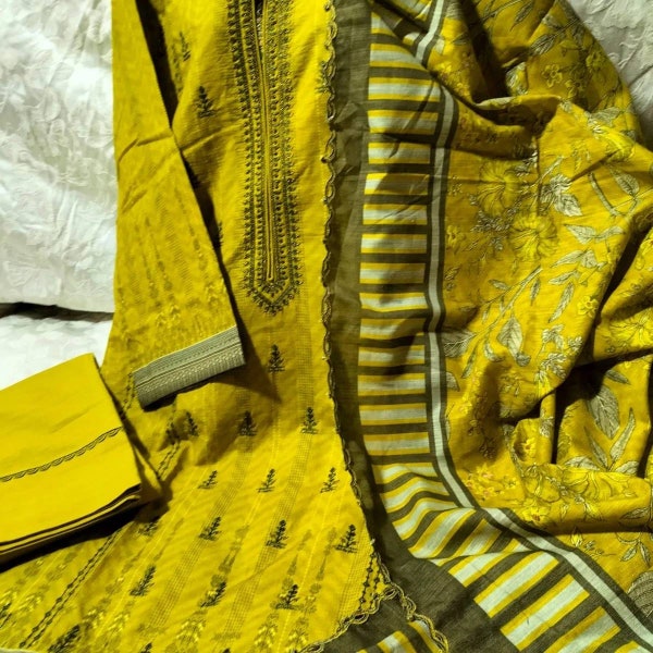 Pakistani Mehndi Color 3 Piece Khaddar Dress- Shalwar Kameez - Pakistani Indian Style - Medium