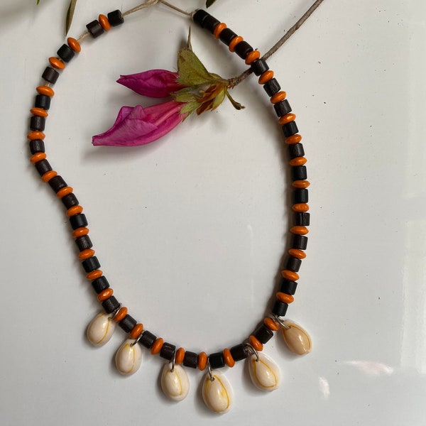 Cowrie shell  Choker with the multi colored wood beads Handmade Cowrie shell necklace, Seashell jeweler, Beach jeweler, Handmade