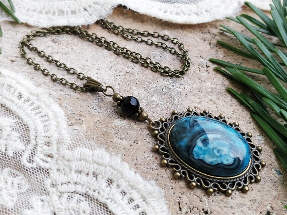 Collier Vintage Avec Pierre à Identifier - Occasion, Couleur Rouge Dominante, Matière Pierre