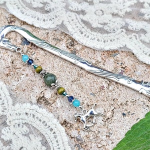 3 färgvariationer! Hästbokmärke med pärlsträng och hästberlock i silver, present till tjejer, dotter, flickvän, syster