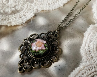 4 Farbvariationen! Vintage Kette mit echten Blumen