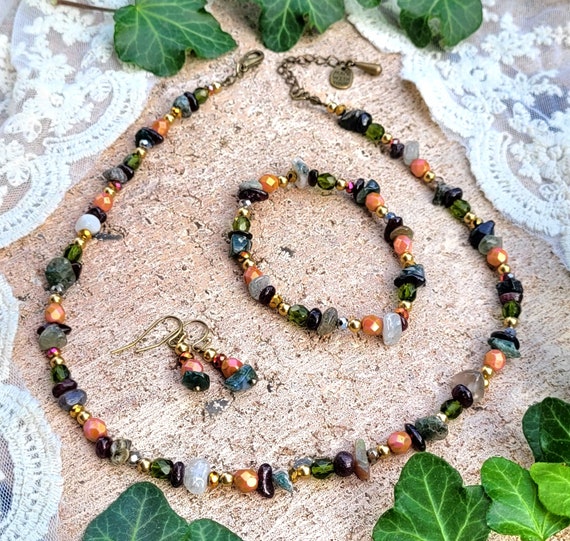 Beautiful and High quality Jewelry Set eva Made of Gemstone Beads