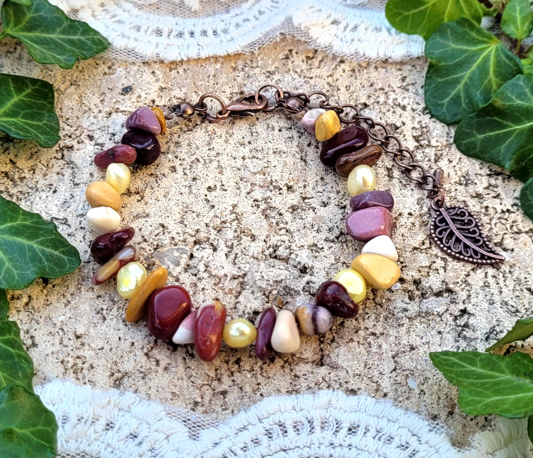 Mookaite Jasper Bracelet With Freshwater Pearls in Copper Look