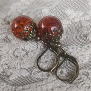 2 color variations! Crackle glass bead earrings in orange-terracota or anthracite with a 12 mm pearl