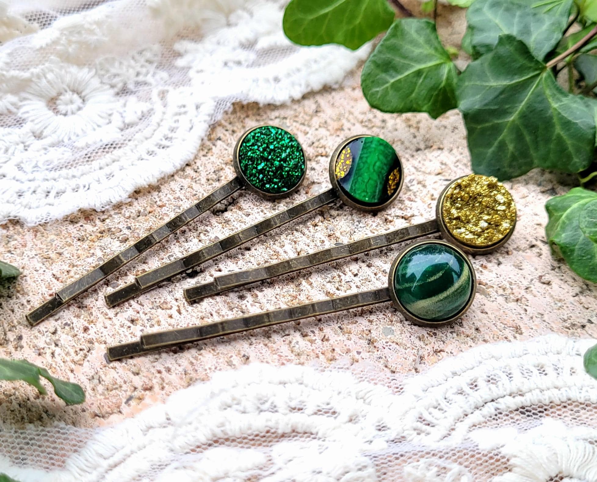グリーンとゴールドのトーンのヘアクリップセット、ヘアジュエリー