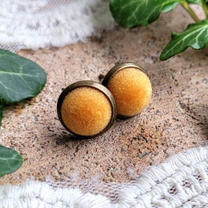 10 color variations! Brass stud earrings in antique bronze with 10 mm velvet cabochon, everyday earrings, gift for girlfriend or daughter