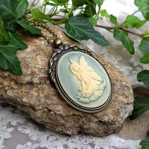 Wunderschöne Vintage Cabochon-Kette in antik bronzefarben "Kleine Elfe"