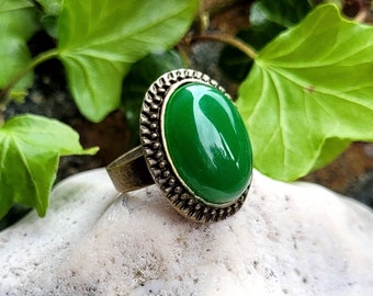 10 Farbvariationen! Vintage Ring mit 10 verschiedenen Halbedelstein-Cabochons, 13x18mm