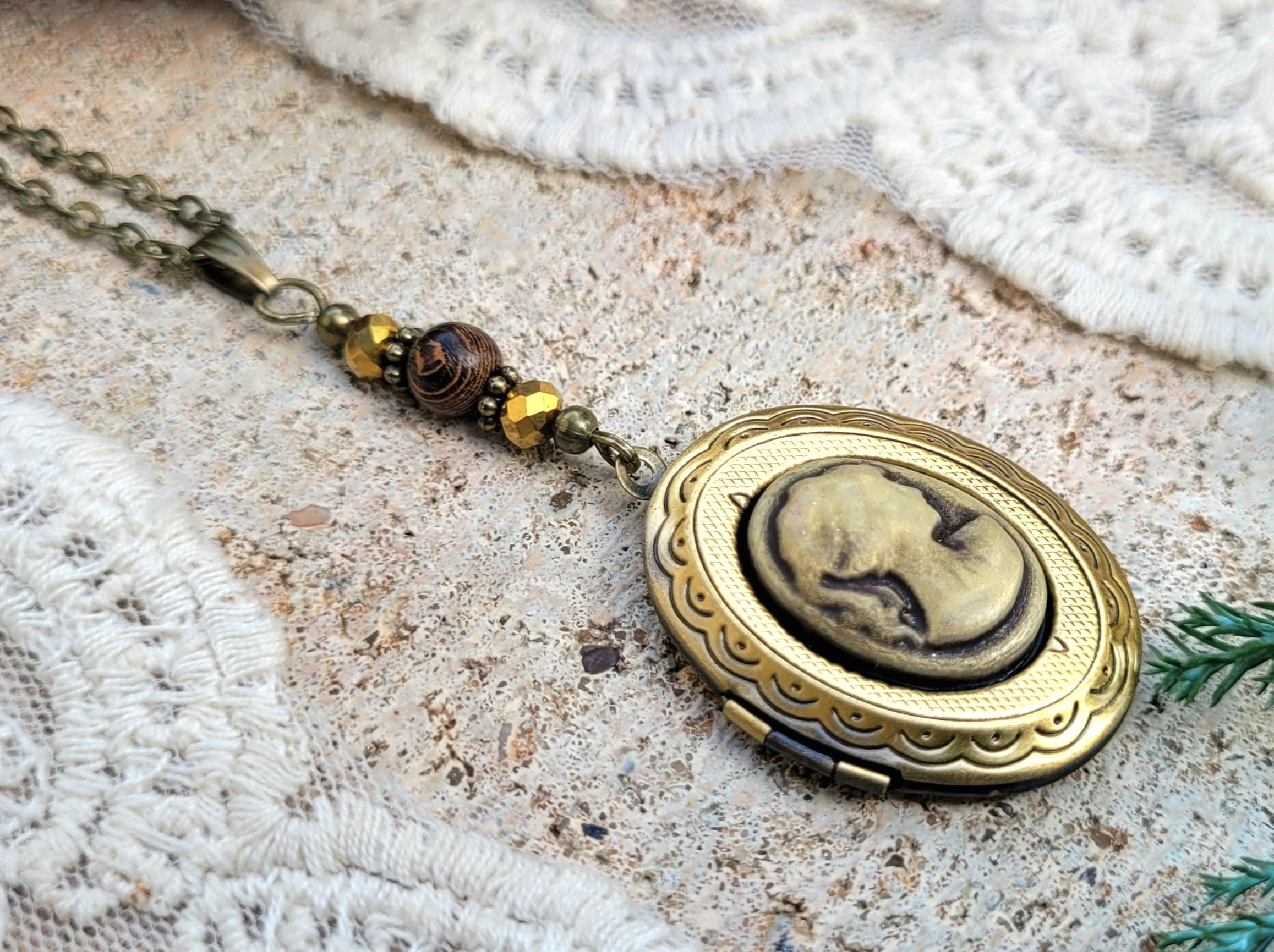 ブラウンカメオネックレス - Etsy 日本
