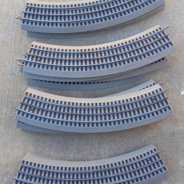 O-36 and O-60 Curved model train tracks 3-Rail