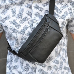 Leather tactical bag / shoulder bag for a belt / genuine leather / men&#39;s women&#39;s handbag / genuine leather / craft production / fanny pack