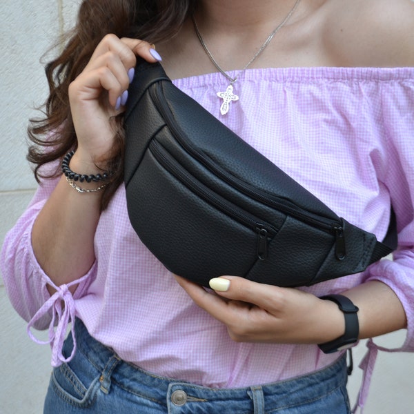 Fanny pack , Woman Fanny pack, Hip Bag, Bum bag, Belt bag, Waist bag, Vegan leather bag, Free hands bag, Handmade bag, black bag