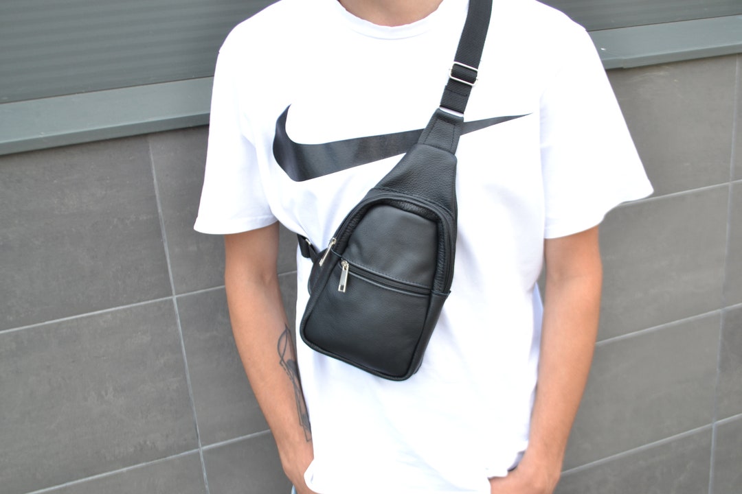 【MUCENT】 EREN BELT STRAP LEATHER SHOULDER BAG UNISEX 5_2488812c-d1e4-456f-be3d-