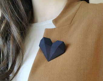 Black heart 3D brooch