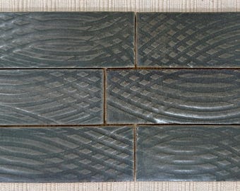 Línea tejida con corte a mano: Azulejo gris ahumado para salpicadero, azulejo para revestimiento de chimenea