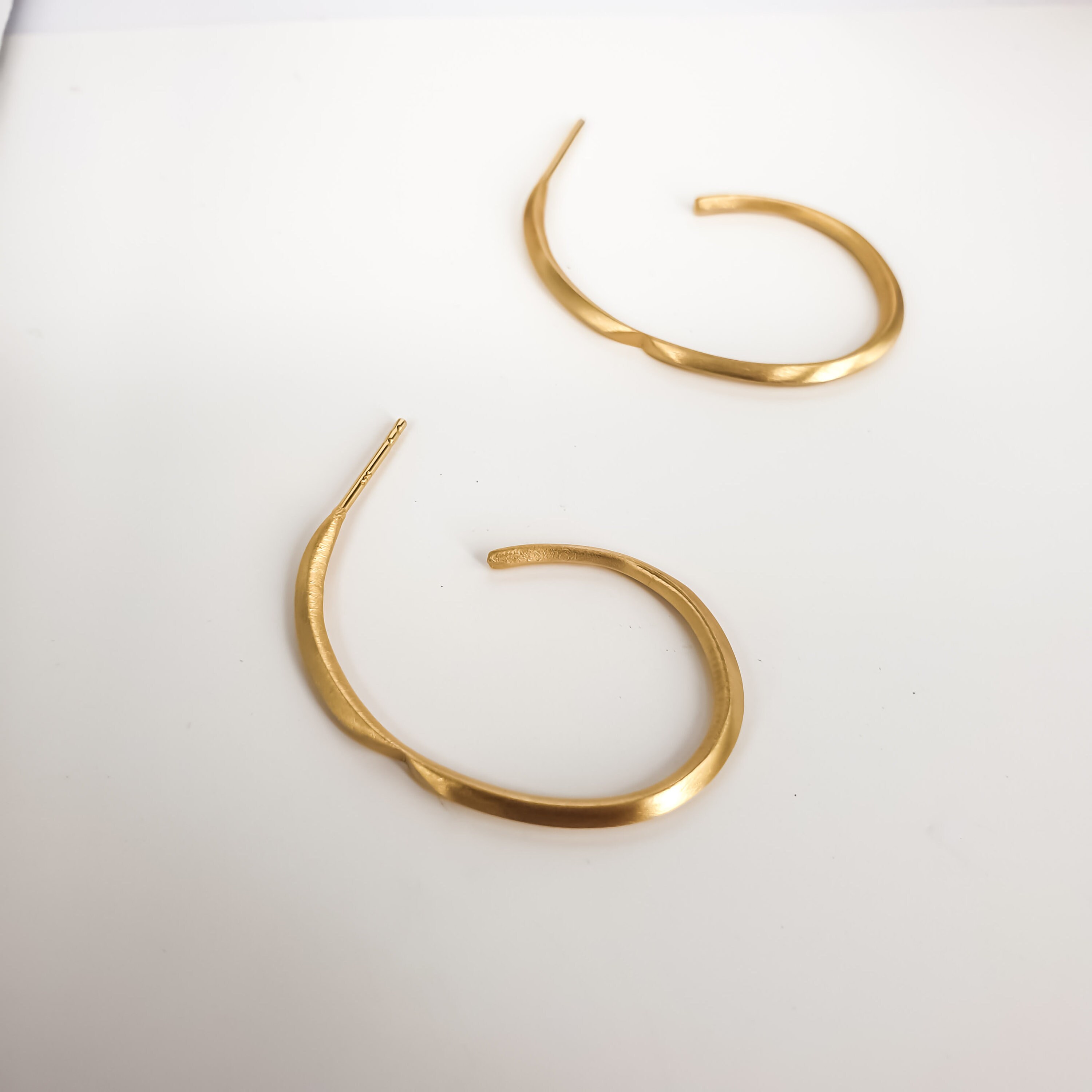 18k Gold Filled Dainty Hoop Earrings Classic Thin Gold Hoops Etsy
