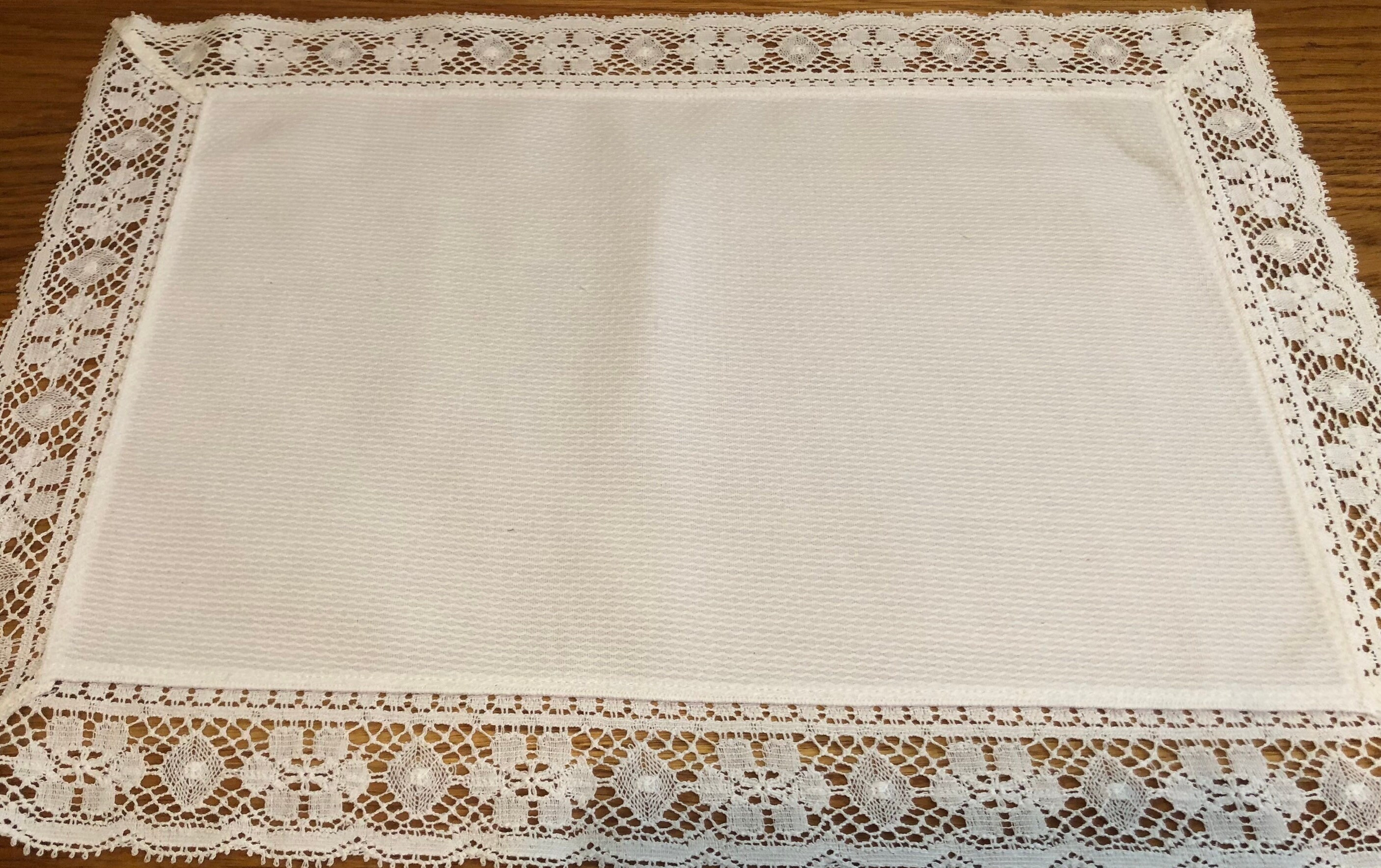 8 Vintage Placemats With Matching Napkins Textured Lace Trim Estate Lot