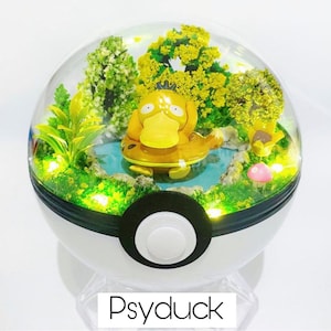 Handgemachtes Psyduck Terrarium Diorama Pokemon Pokeball Baubles Pflanzgefäß Vorschlag Terrainium Geburtstagseinladungskarte Geschenk Jahrestag Vatertag