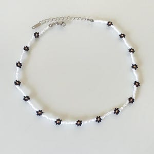 Blumen Halskette | Perlen Halskette | Gänseblümchen Halskette | Perlen Halsband | Rocailles | Zierlicher Schmuck | Zierliche Halskette | Feiner Halsreif